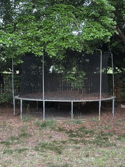 FREE 14’ trampoline READ DETAILS