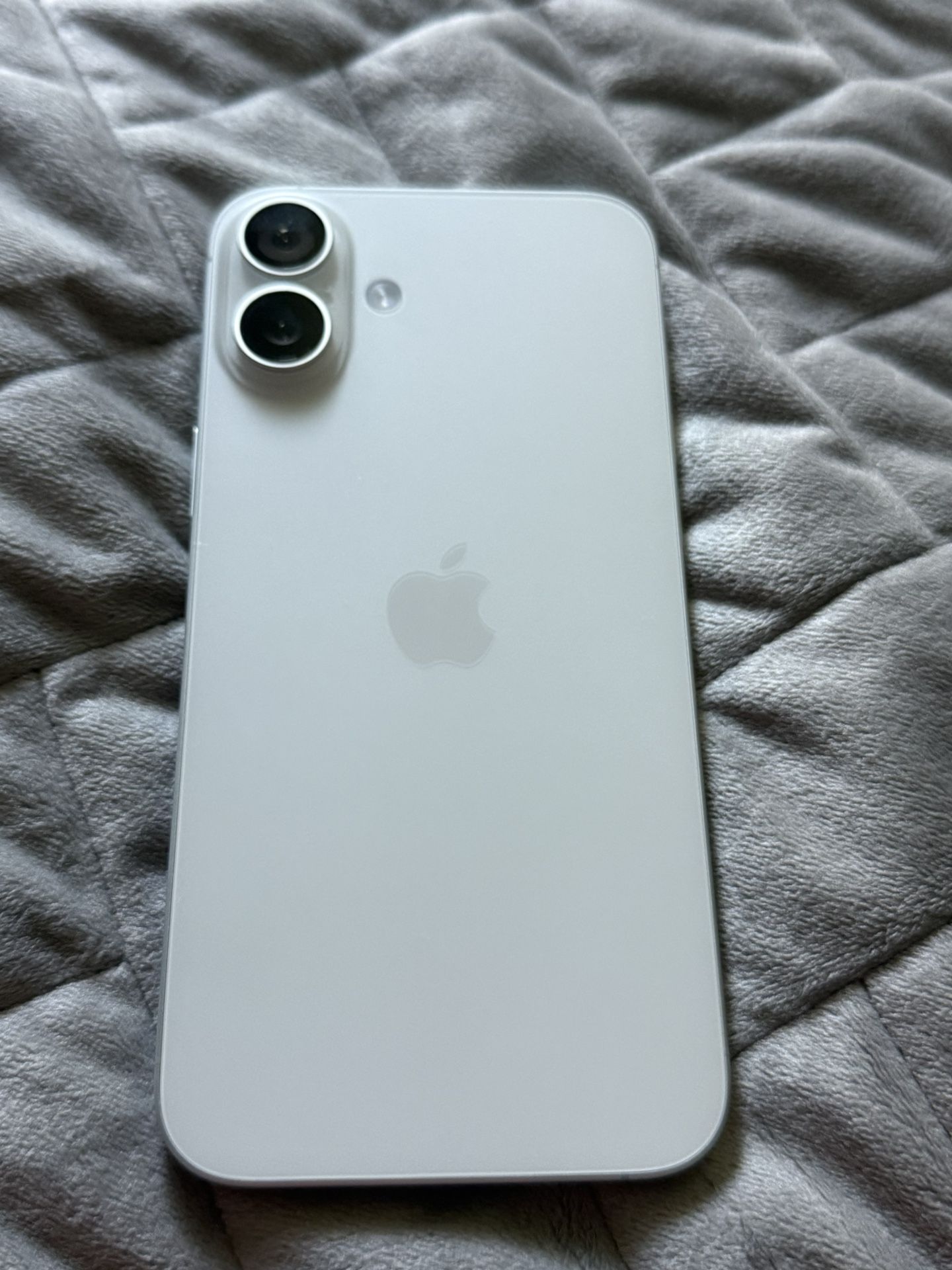 iPhone 16 Plus (White) 256gb (Not Negotiable) Will Not Respond To offers Below Posted Price