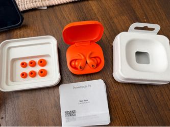 Powerbeats Fit (Orange)