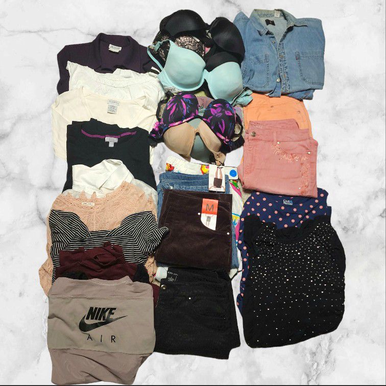 Women's 35pc Clothing Lot Med/Large Zara, Nike, Victoria's Secret ++