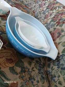 Vintage Pyrex Bowl set