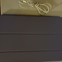 iPad 9th Gen 64GB WiFi – Excellent Condition w/ Charger & Case 