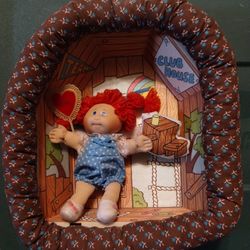Vintage Cabbage Patch Kids Pin-Ups toy doll display, 1983, app. 8x6"