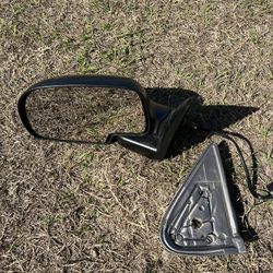 2002-2006 GM Chevy Drivers Side Mirror 