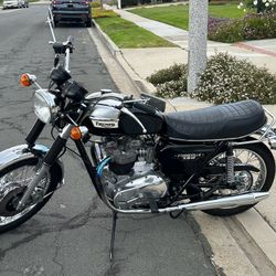 1979 Triumph Bonneville 750 T140E