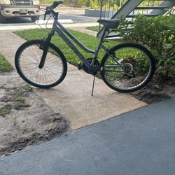 24 Hinches Ladys Bike Huffy 55 I Will  Acept Ofers Reason Move Out
