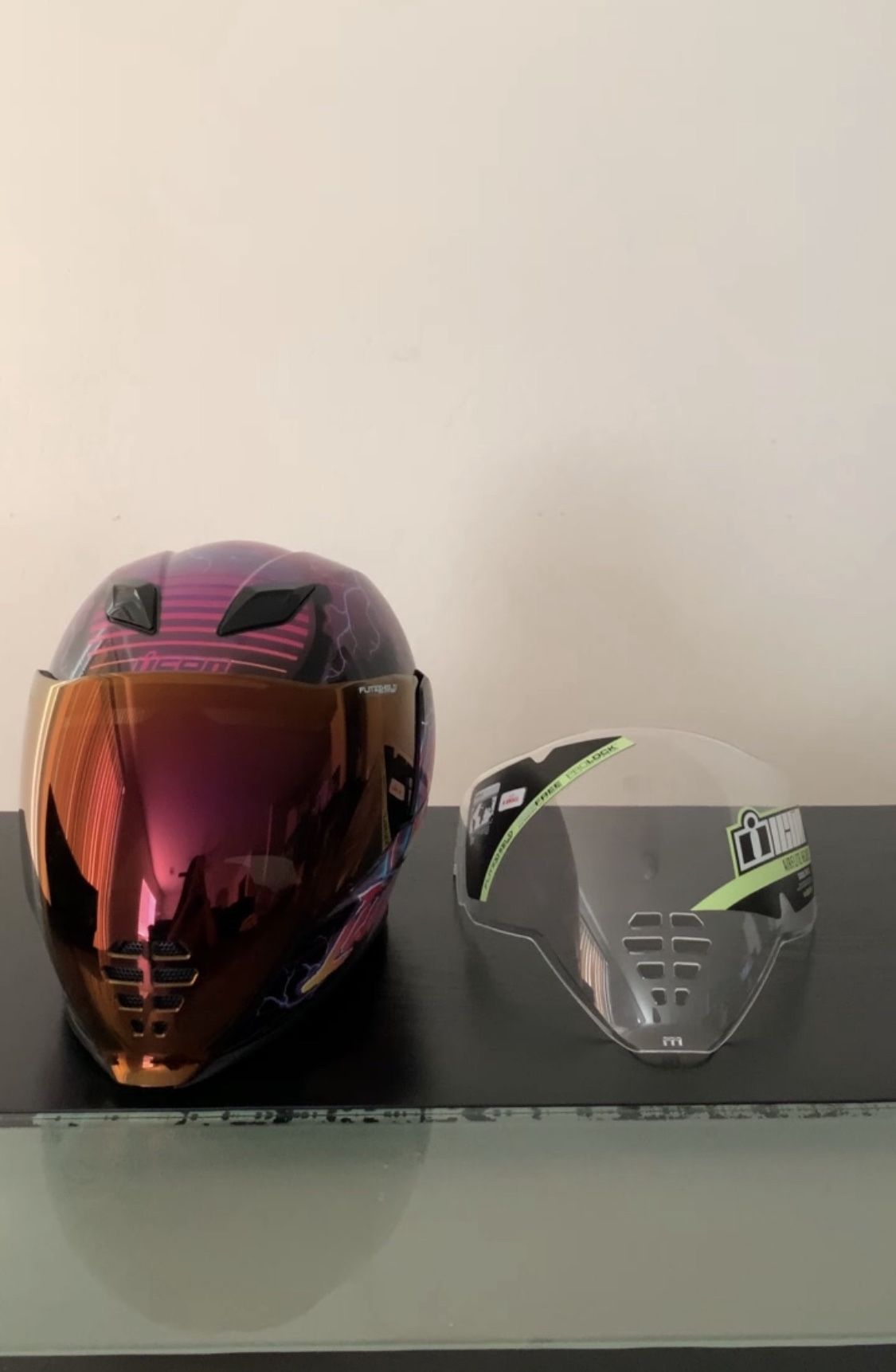 Icon Airflite “Synthwave“ Helmet XS