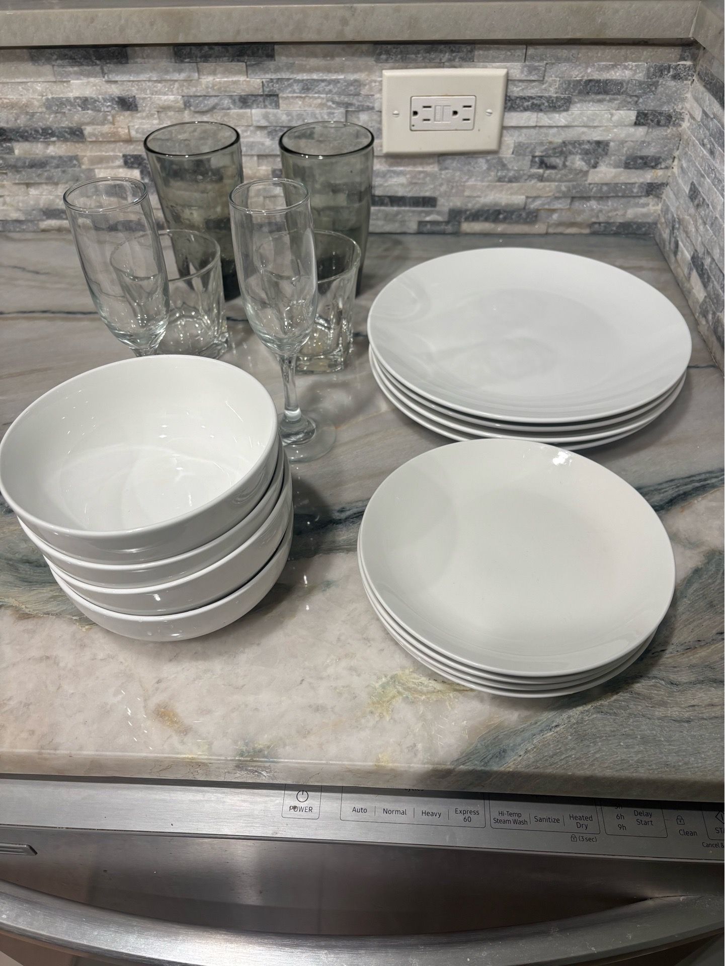 Porcelain Dinnerware Set, Microwave and Dishwasher Safe