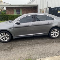 2011 Ford Taurus