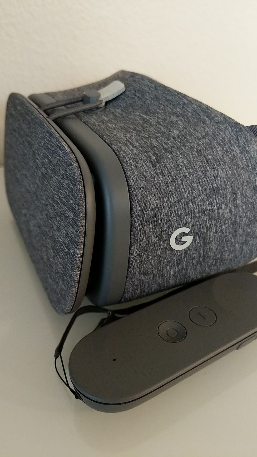 Google Daydream View (2017) Virtual Reality Charcoal Headset