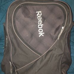 Reebok 10K Wheeled Backpack Hockey Gear Bag 30$ Obo