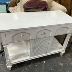 Table Dresser 