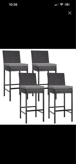 Set of 4 Wicker Bar Stools