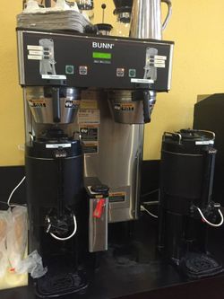 Commercial coffee brewer
