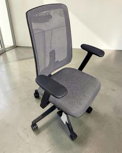 Herman Miller Verus Task Chair – New – $650 📦 Miami