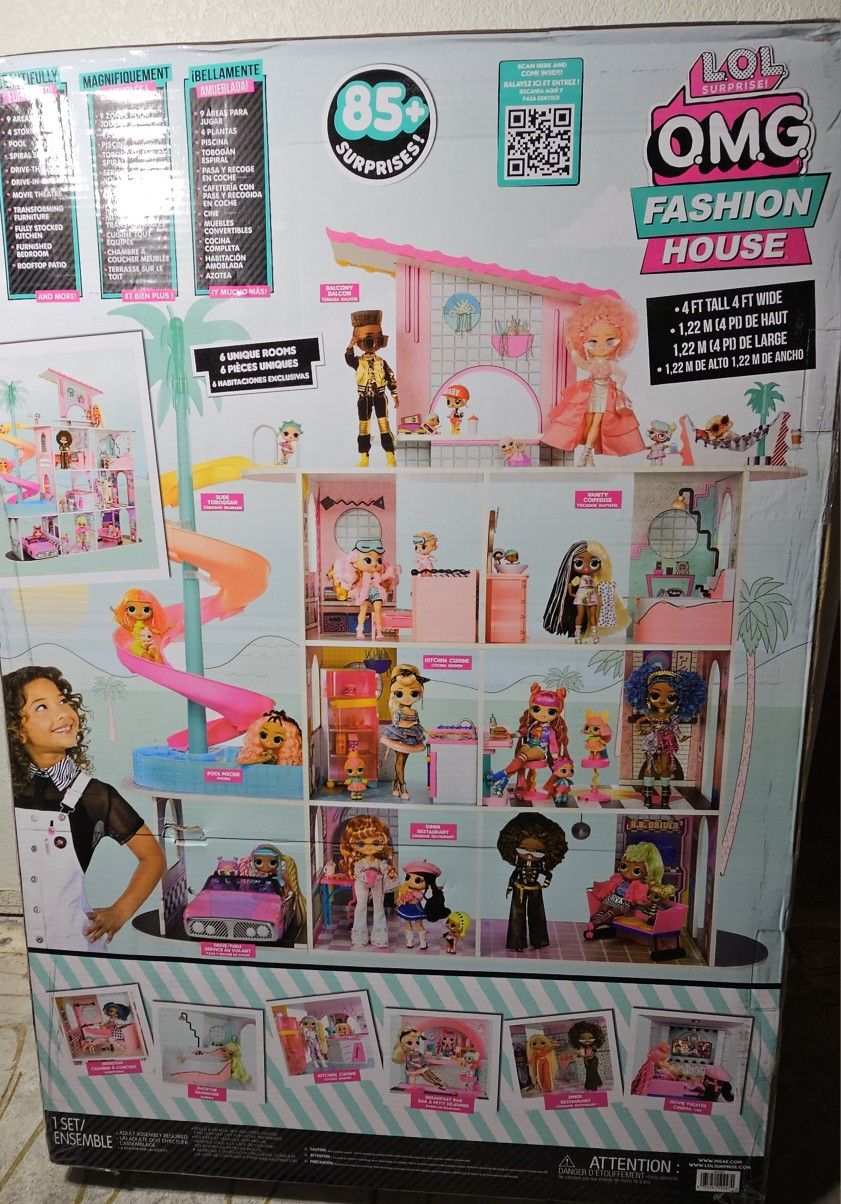 L.O.L. Surprise Fashion Doll House .... Brand New