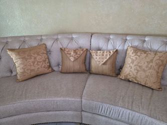 DECORATIVE PILLOWS (DAKOTAH)