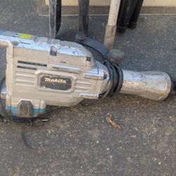 Makita Demolition Hammer 