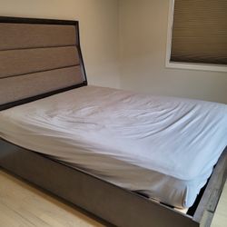 Queen Storage Bed, Great Condition 