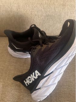 Size 7 woman hoka shoes
