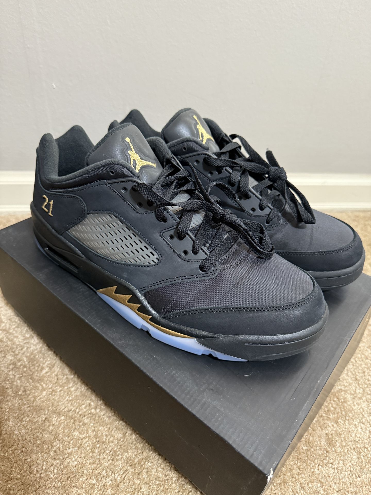 Jordan 5 Trophy Room - Men’s Size 12