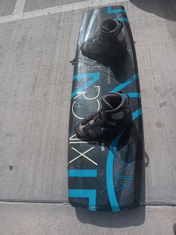 Ronix Vault Water Wakeboard With Bindings