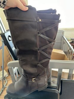 Woman’s Boots Wide