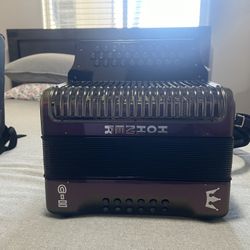 Brand New Hohner Corona C2. (tono De FA)