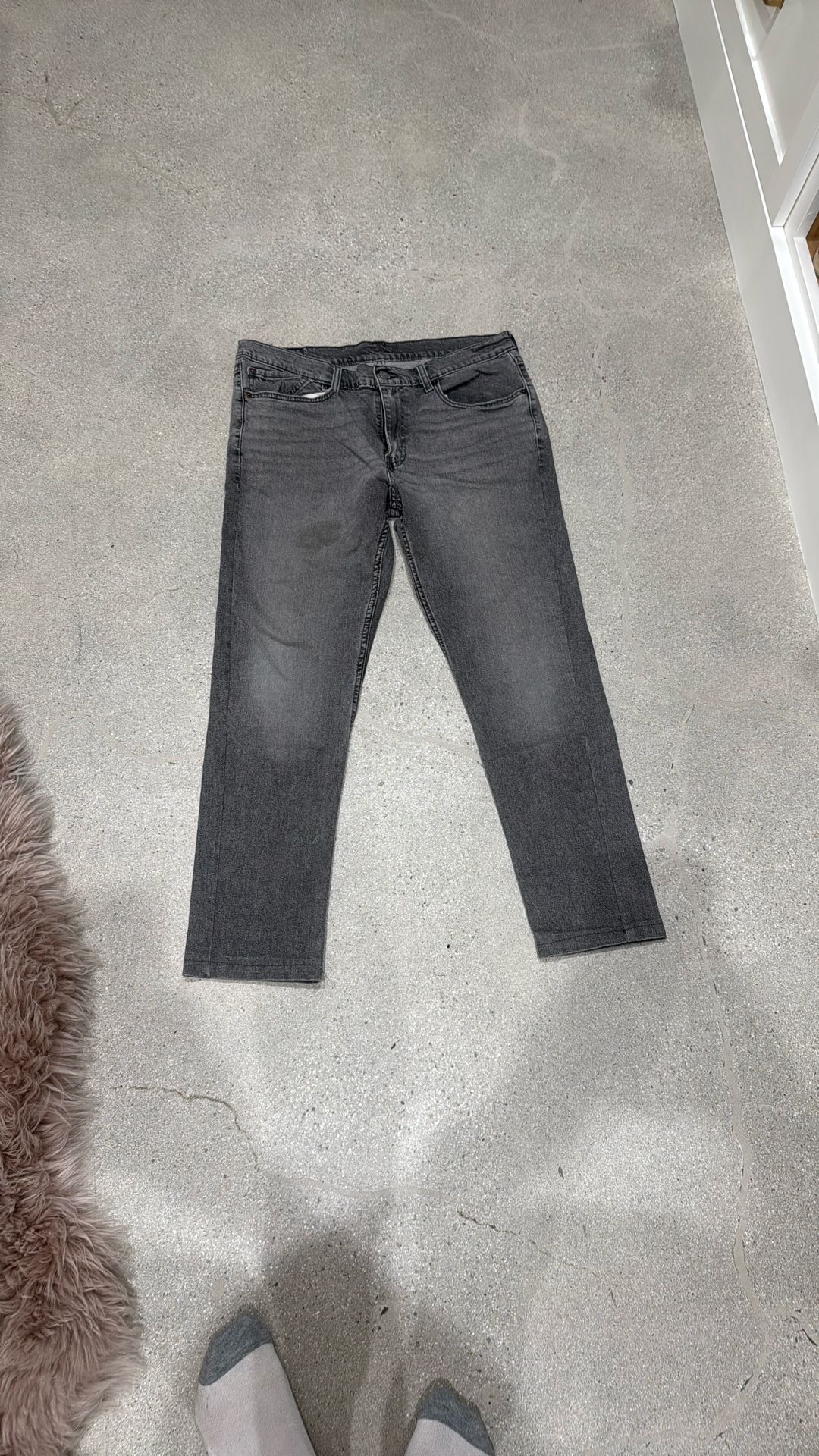36x30 Grey Levi’s