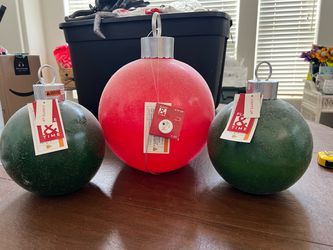 New with tags Christmas ornaments that light up