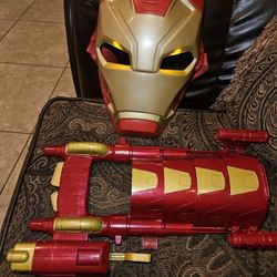 Iron Man Tech FX Lights/Sound and 11" Ironman Nerf Gun Iron Man
