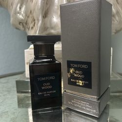 Tom Ford Oud Wood Men’s Eau De Parfum 1.7 Oz 50 ML