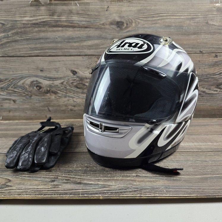 Arai Medium Size Motorcycle Helmet w/ M Gloves