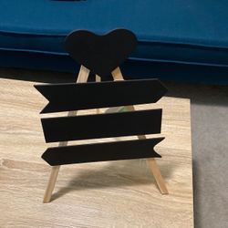Chalkboard Arrow Easel $5