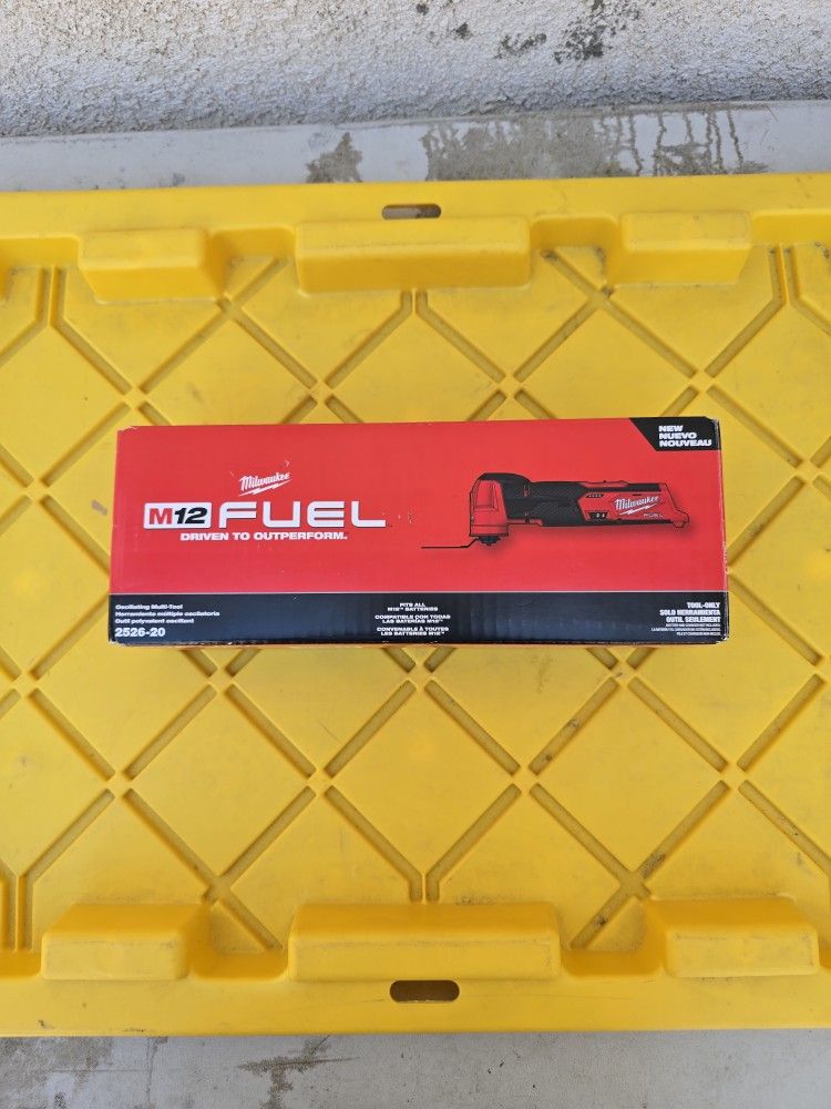 Milwaukee
M12 FUEL 12V Lithium-Ion Cordless Oscillating Multi-Tool (Tool-Only)