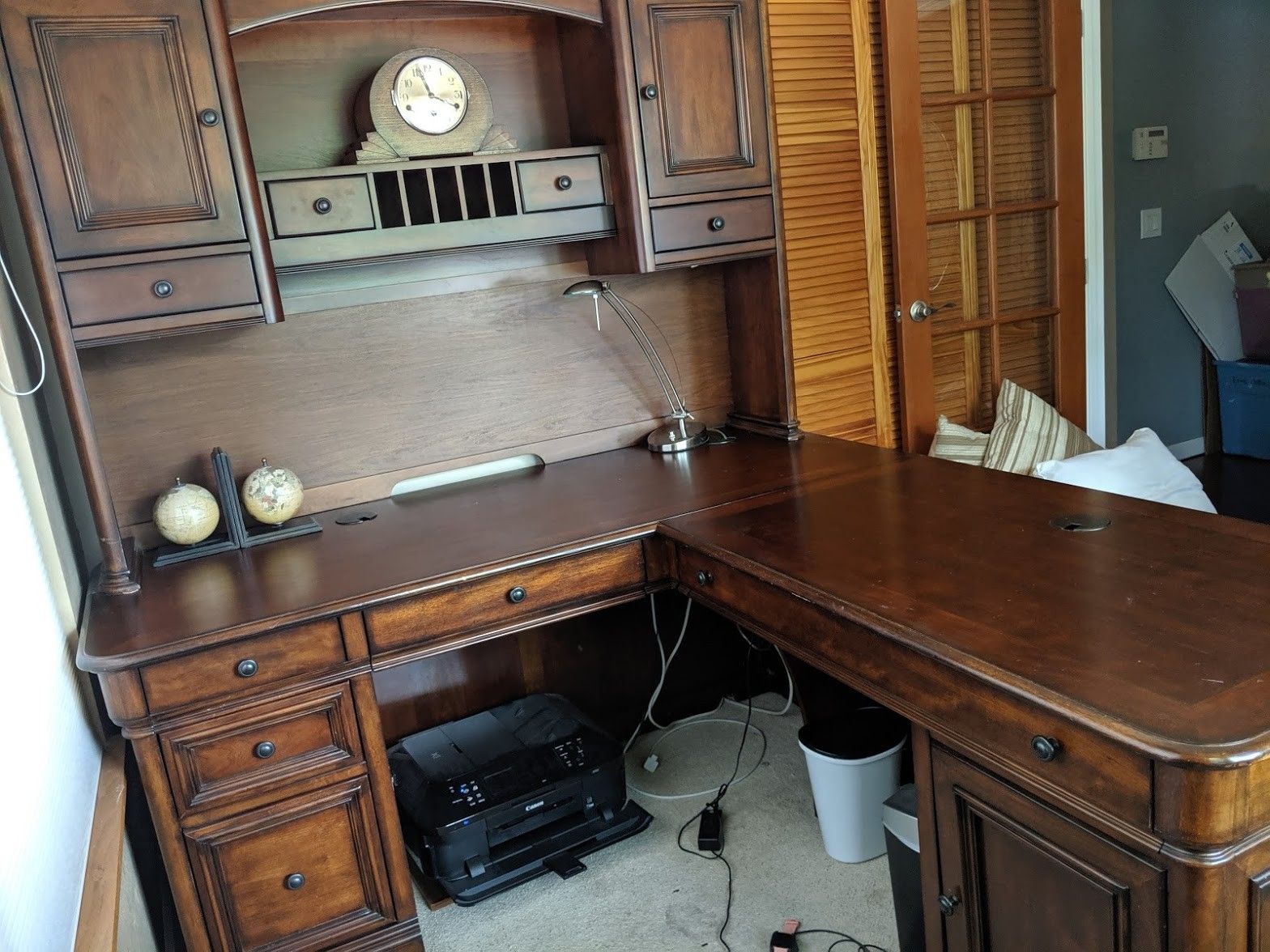 Computer Desk with Hutch - L-Shapped