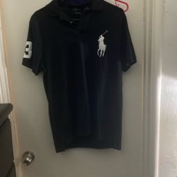 Polo Shirt Like New 25$ Size Medium 