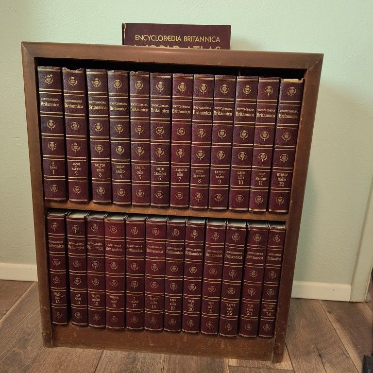 Vintage Britannica 1961年版 880e4a0e924d488cab401dd295293a