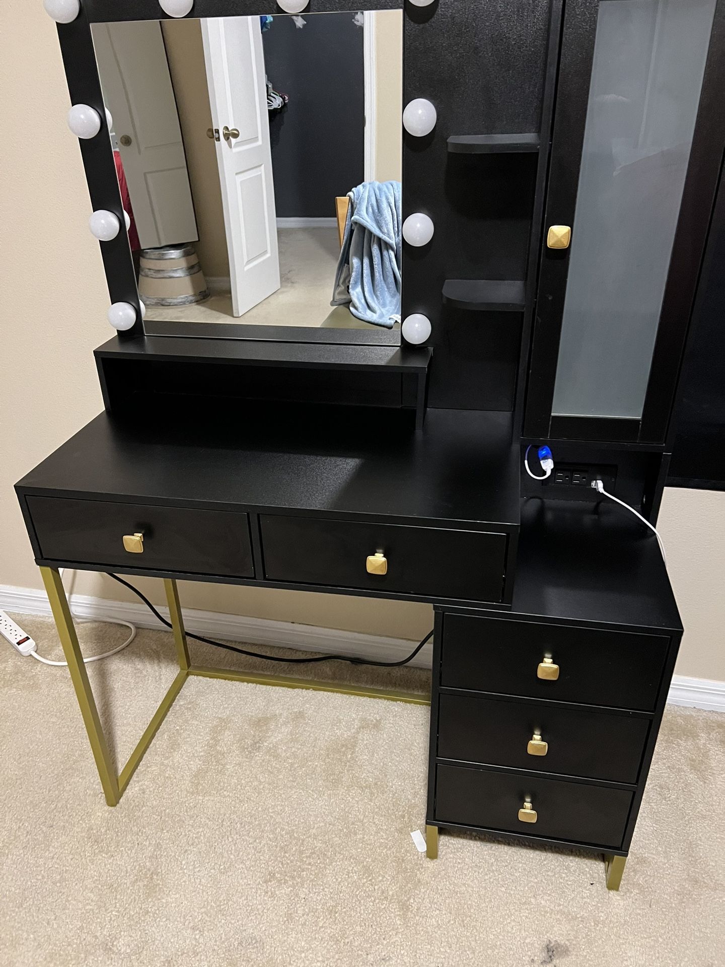 Makeup Vanity
