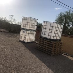 Clean Water Totes 280 Gals 75 Dollars 