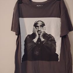 2 PAC RARE PHOTO Print T-shirt Size Small