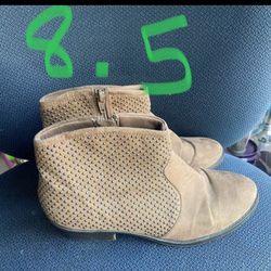 Woman Shoes $7 Each Firm