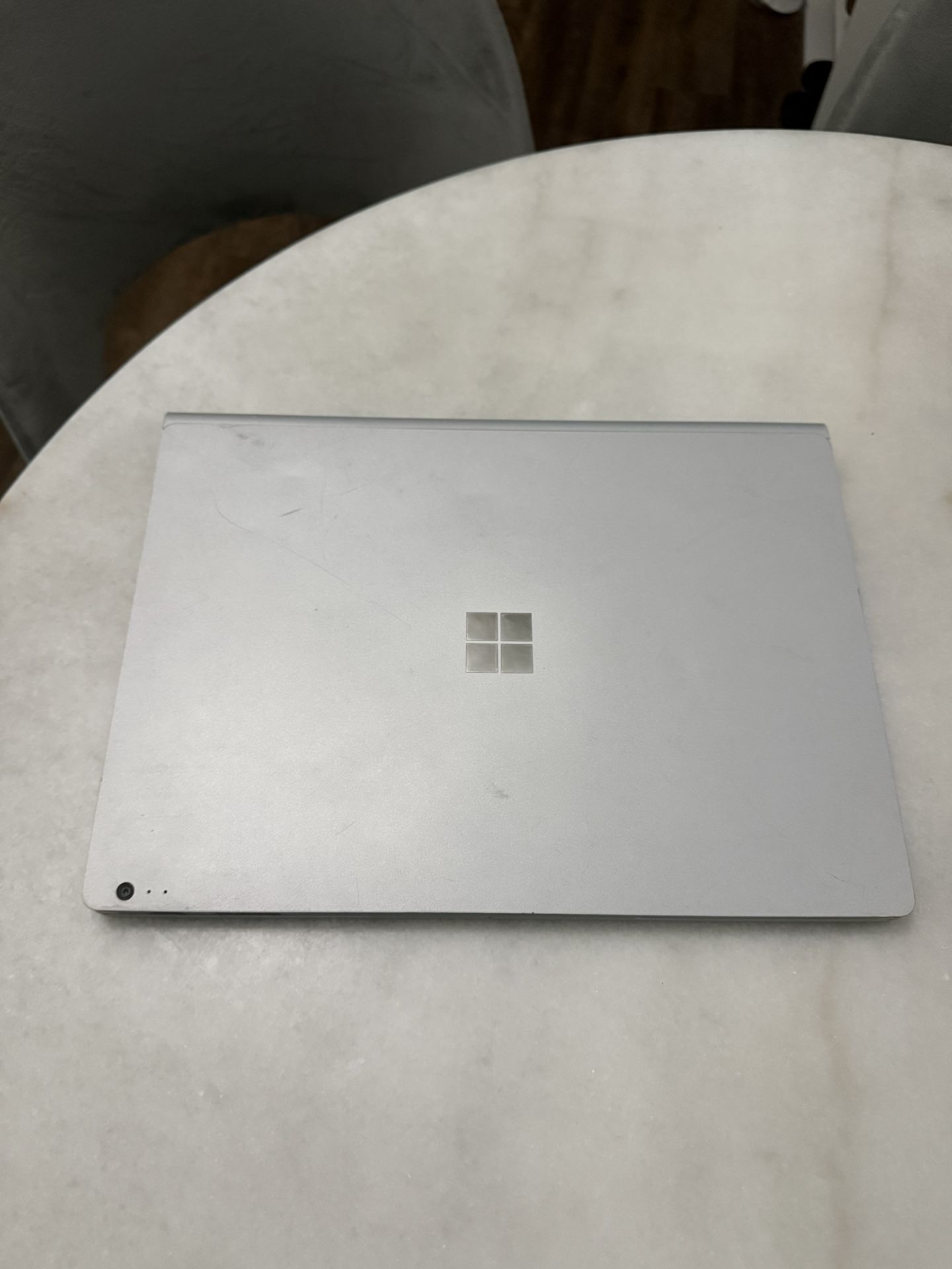 Microsoft Surface Book 2 – i7 / 16GB RAM / 512GB SSD
