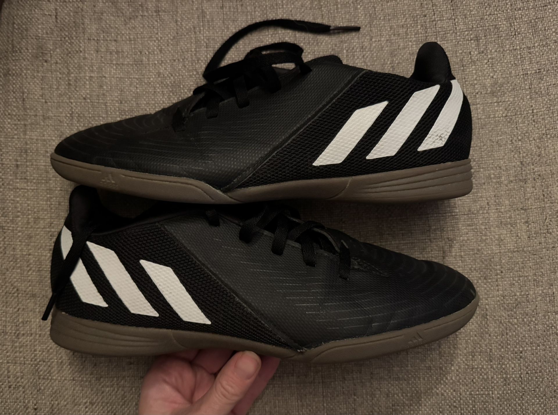 Adidas Youth Size 5.5 Indoor Soccer Shoes 