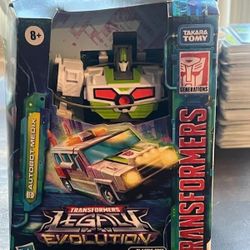 Transformers Legacy Evolution  Medix @ToyBros