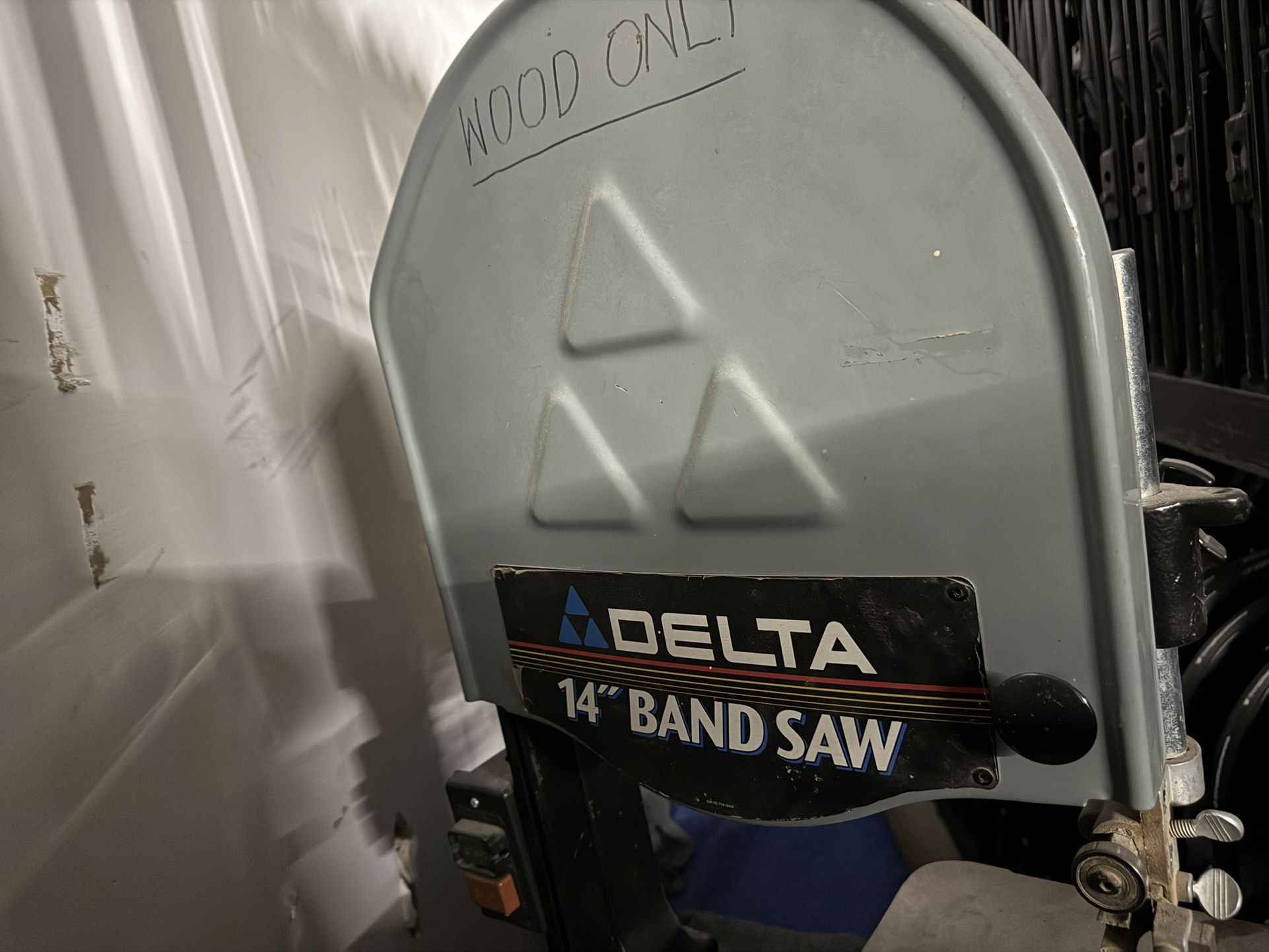 Delta 14” Band Saw Cast Iron Table