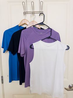 Assorted exercise clothing, Uniqlo and northyard (BUNDLE)