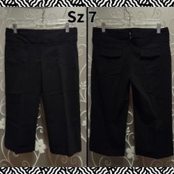 WOMENS BLACK CAPRI PANTS SIZE 7
