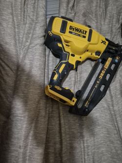 Dewalt 16 gauge angled Finnish nailer