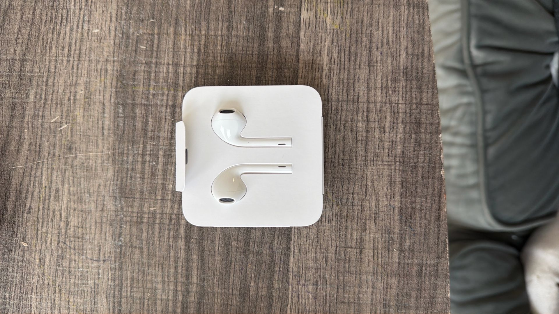 Apple Lightning Headphones